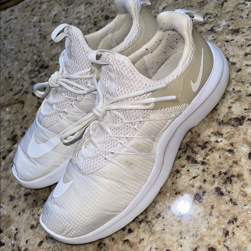 Nike Darwin - Picture 2 of 10